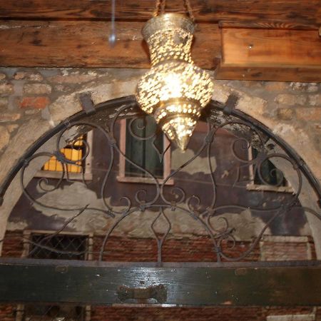 Al Pozzo Dei Scoacamini, 100 M From San Marco, Ground Floor Apartamento Veneza Exterior foto