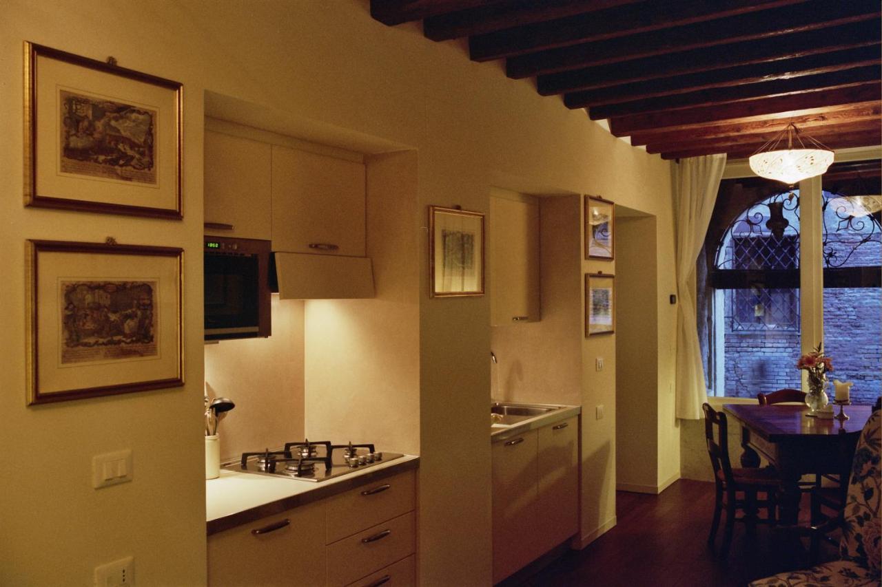 Al Pozzo Dei Scoacamini, 100 M From San Marco, Ground Floor Apartamento Veneza Exterior foto