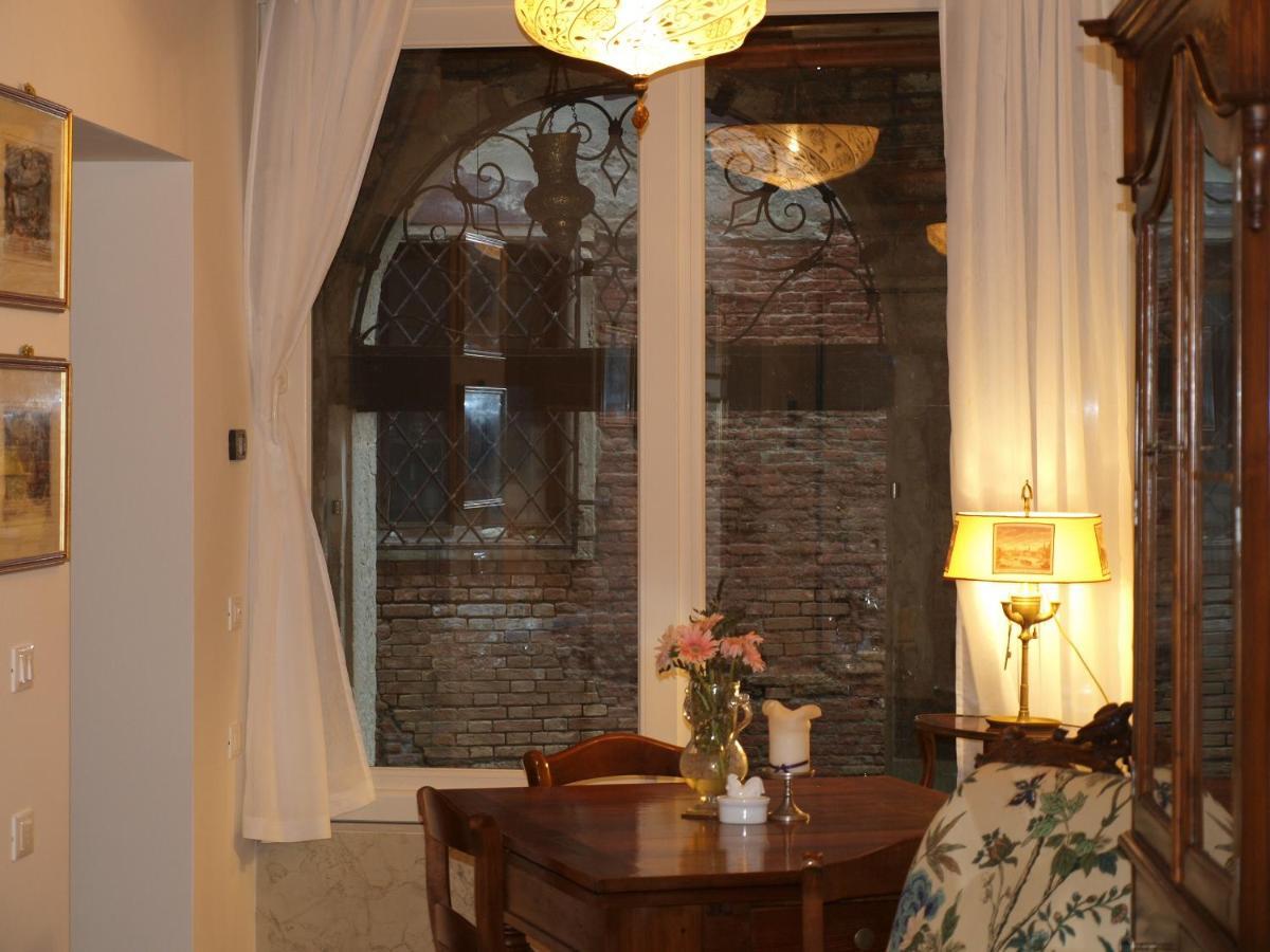 Al Pozzo Dei Scoacamini, 100 M From San Marco, Ground Floor Apartamento Veneza Exterior foto
