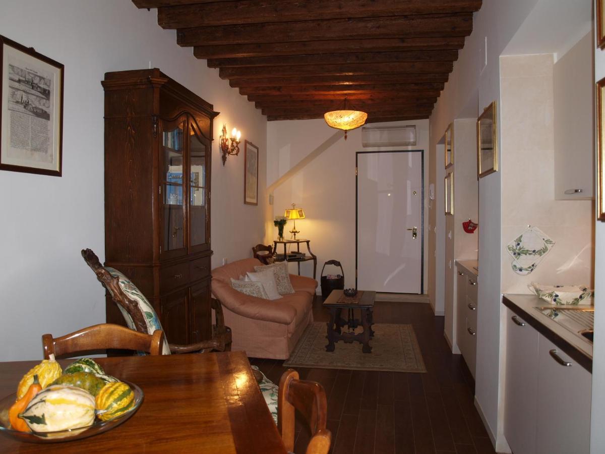 Al Pozzo Dei Scoacamini, 100 M From San Marco, Ground Floor Apartamento Veneza Exterior foto